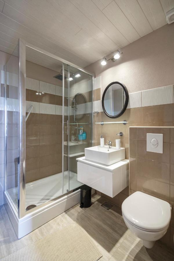 Apartments Mardesic コミジャ エクステリア 写真