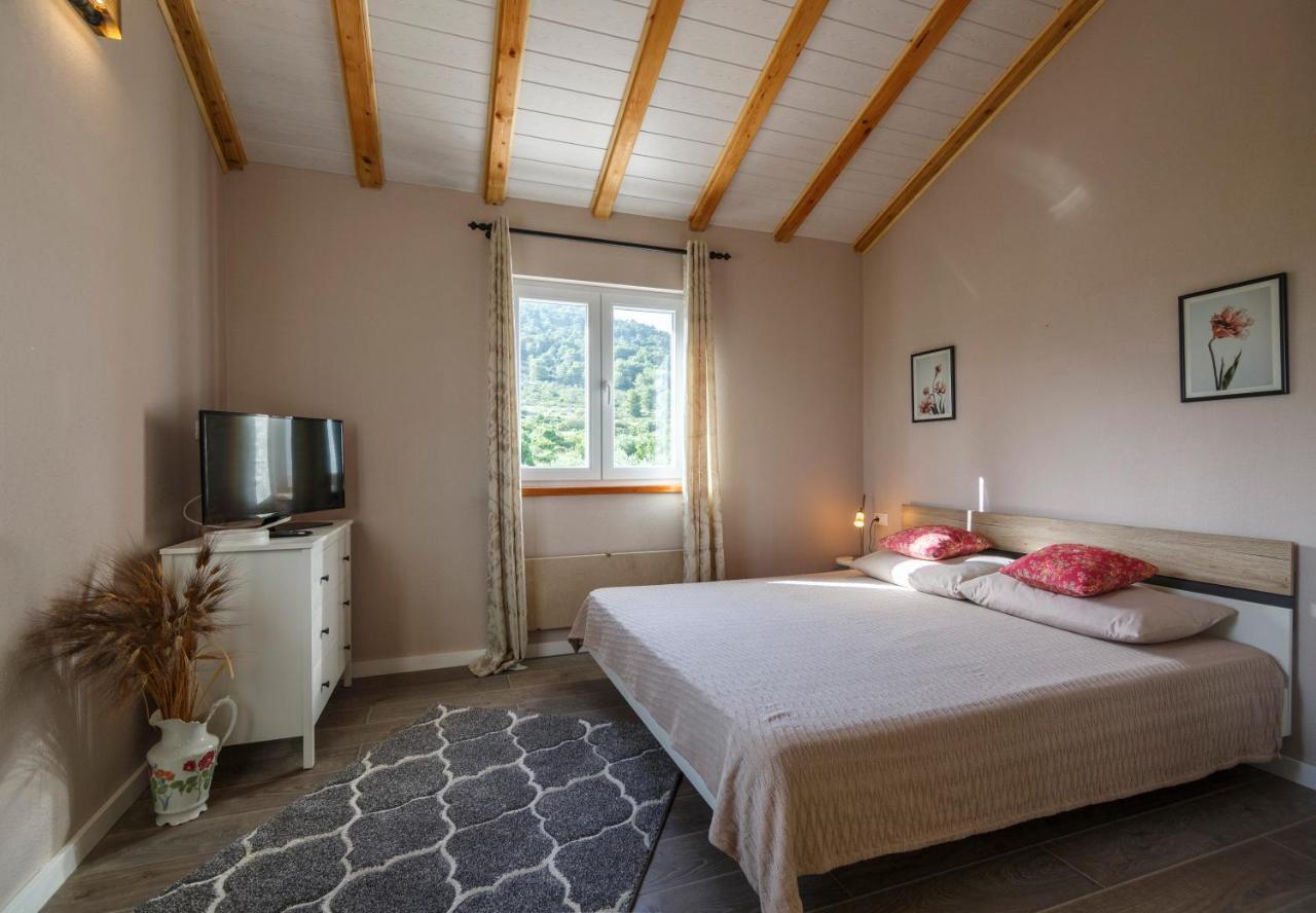 Apartments Mardesic コミジャ エクステリア 写真