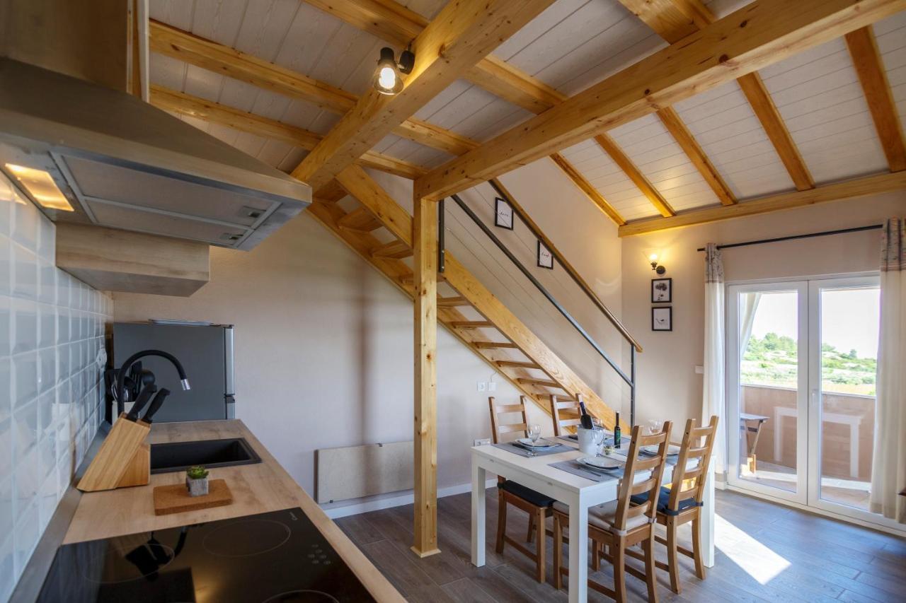 Apartments Mardesic コミジャ エクステリア 写真
